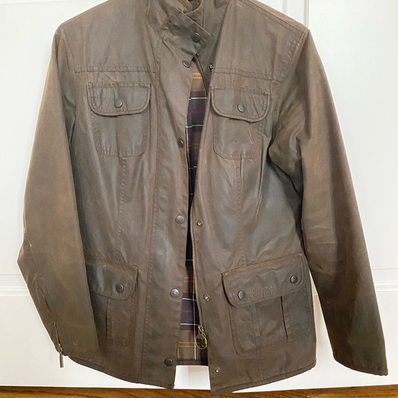 Barbour Classic Beadnell Waxed Jacket - Picture 6 of 7